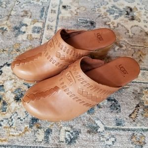 NWOT Vivica UGG Clogs